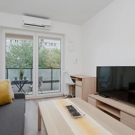 Legnicka With Parking By Renters