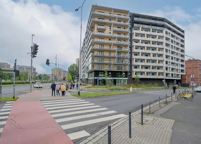 Legnicka With Parking By Renters Wrocław