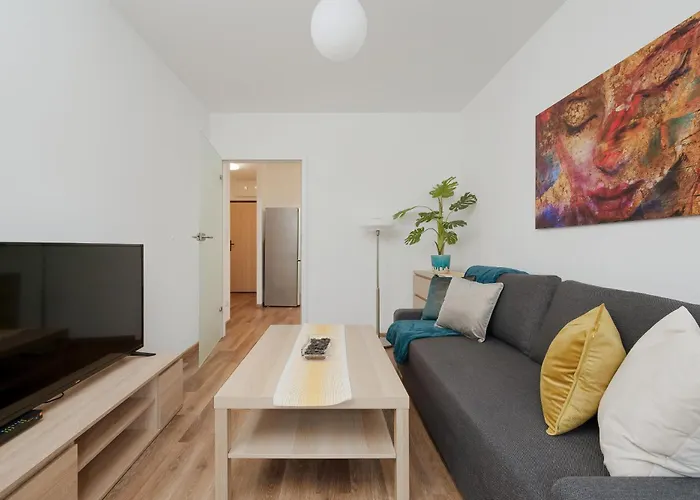 Legnicka With Parking By Renters Apartamento