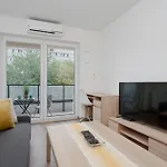 Legnicka With Parking By Renters