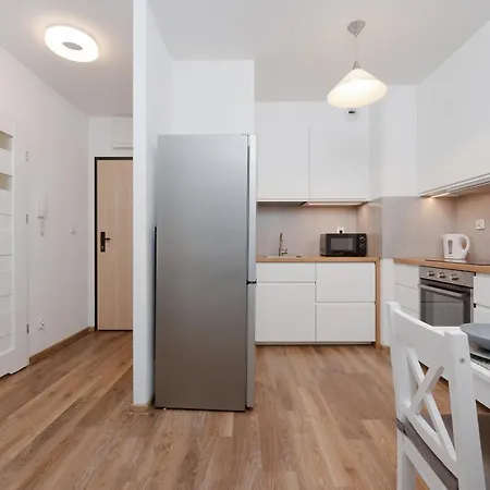 Legnicka With Parking By Renters Apartment Wroclaw