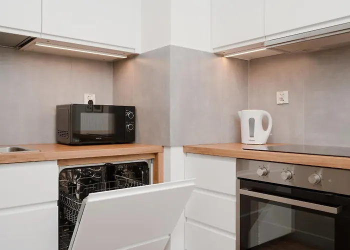 Legnicka With Parking By Renters Apartment